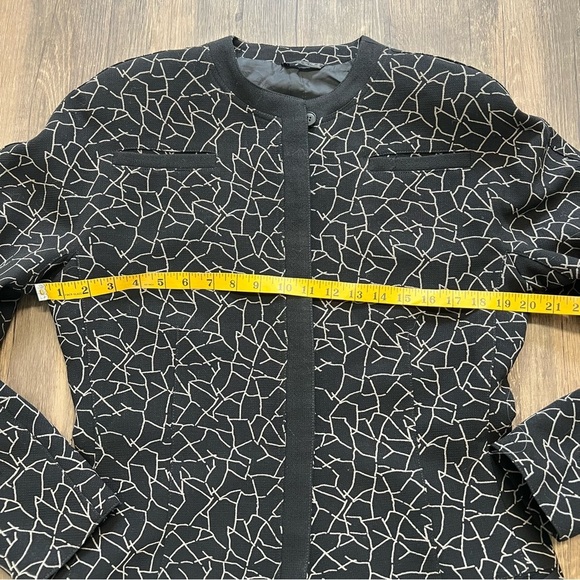 Gianni Versace Vtg Black White Wool Shearling Coat Button Jacket Retro Y2W 10 - Picture 13 of 17